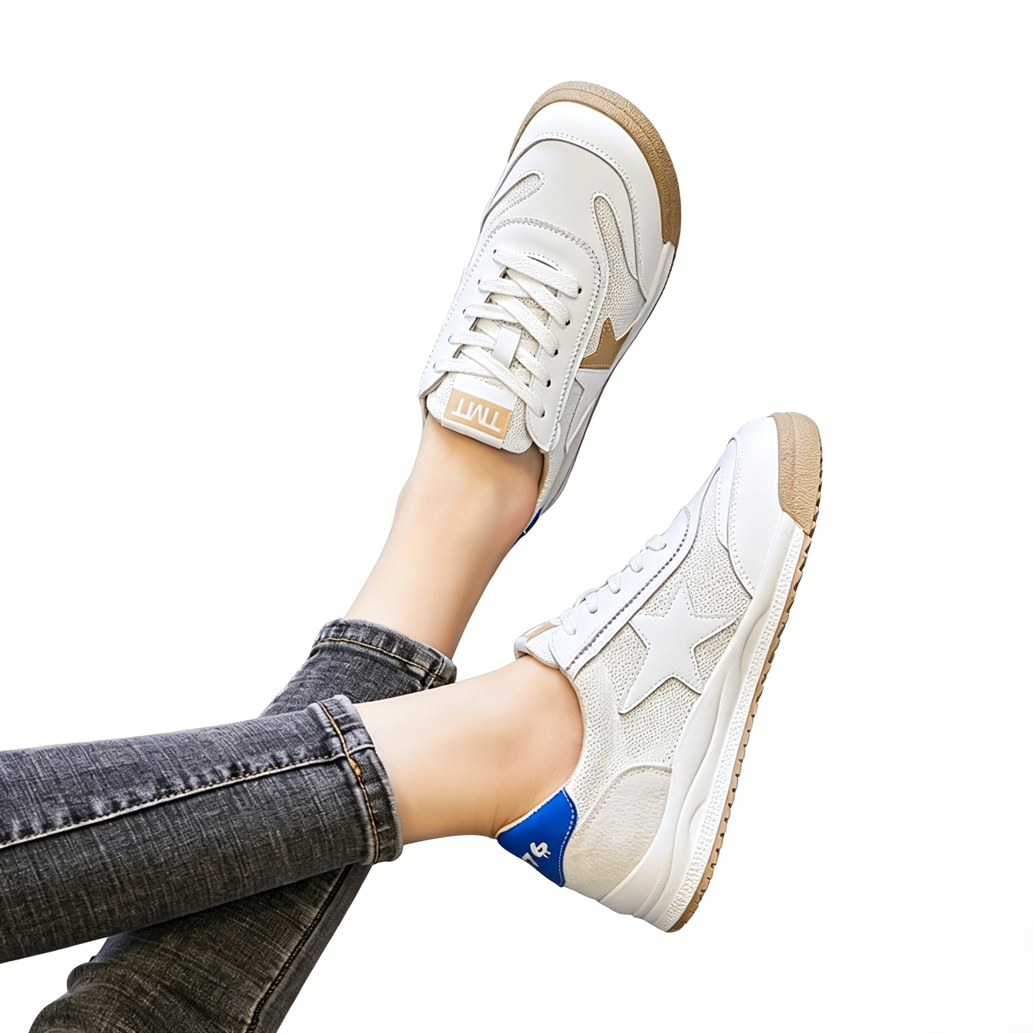 Low-cut, breathable mesh white sneakers, retro star-patterned flat casual athletic shoes